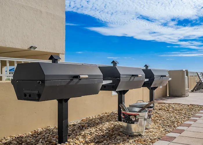 Phoenix Gulf Towers 2203 Apartment